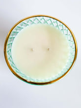 Load image into Gallery viewer, scented candle,how to make a scented candle,coffee scented candle,christmas scented candle,pine scented candle,rose scented candle,vanilla scented candle,leather scented candle, lemon scented candle,tobacco scented candle,scented candle wax,lavender scent
